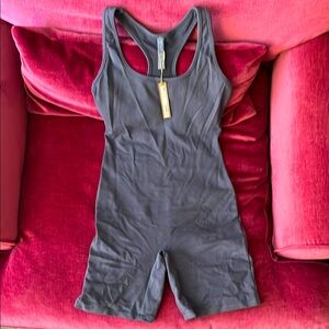 OUTDOOR MID THIGH ONESIE | STEEL BLUE × 1
STEEL BLUE / M (NWT)